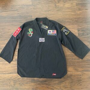 VTG Extreme Men’s Tae Kwon Do V-Neck Top With Patches; Size L